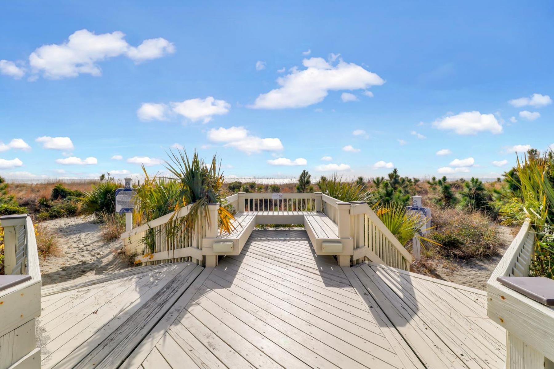 The Breakers #220 Beach Condo, Beautiful Ocean View At Coligny Beach, 4 N Forest Beach Drive Hilton Head, Walk To All Shops Restaurants, Renovated Jan 2024, Vacation Rental Hhi Llc Гілтон-Гед-Айленд Екстер'єр фото