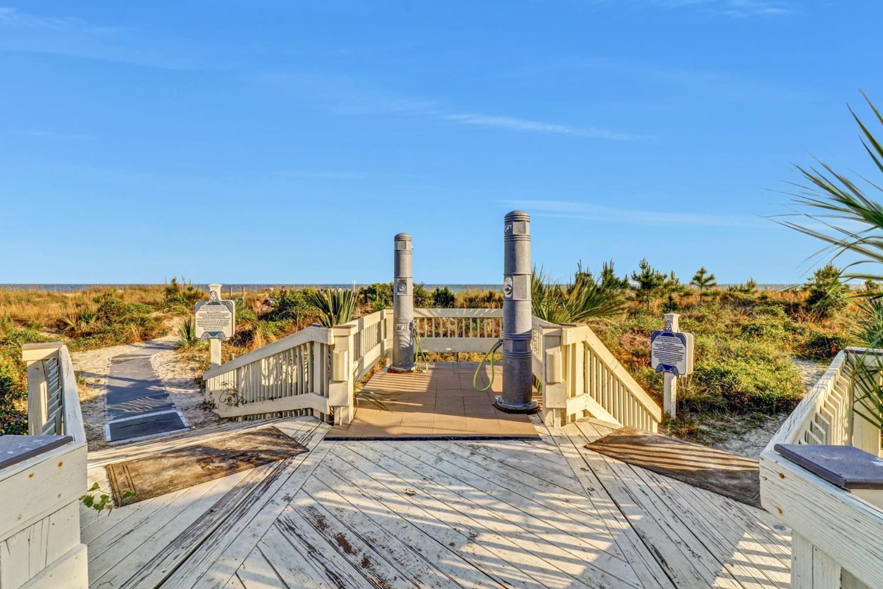The Breakers #220 Beach Condo, Beautiful Ocean View At Coligny Beach, 4 N Forest Beach Drive Hilton Head, Walk To All Shops Restaurants, Renovated Jan 2024, Vacation Rental Hhi Llc Гілтон-Гед-Айленд Екстер'єр фото