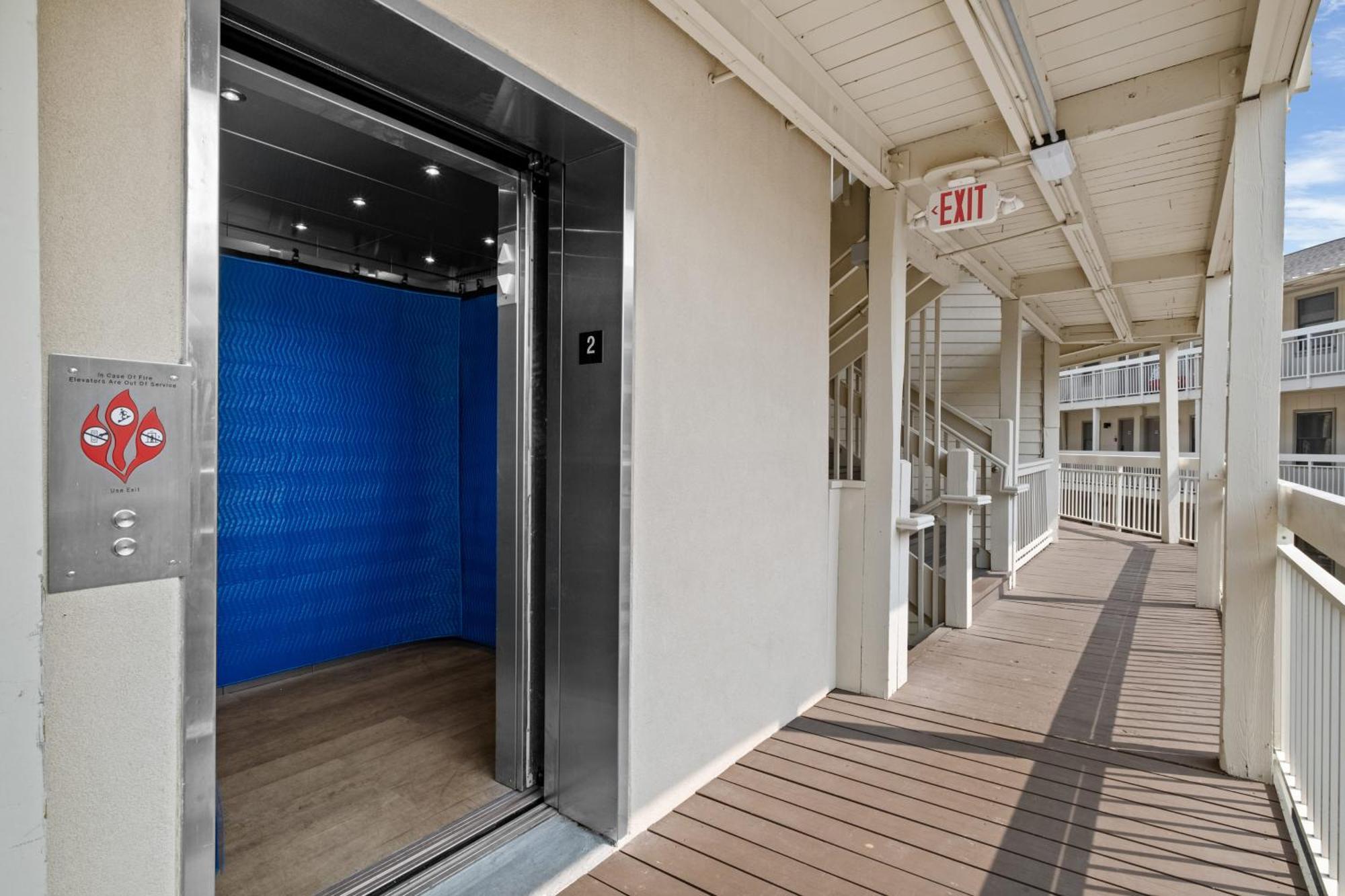 The Breakers #220 Beach Condo, Beautiful Ocean View At Coligny Beach, 4 N Forest Beach Drive Hilton Head, Walk To All Shops Restaurants, Renovated Jan 2024, Vacation Rental Hhi Llc Гілтон-Гед-Айленд Екстер'єр фото